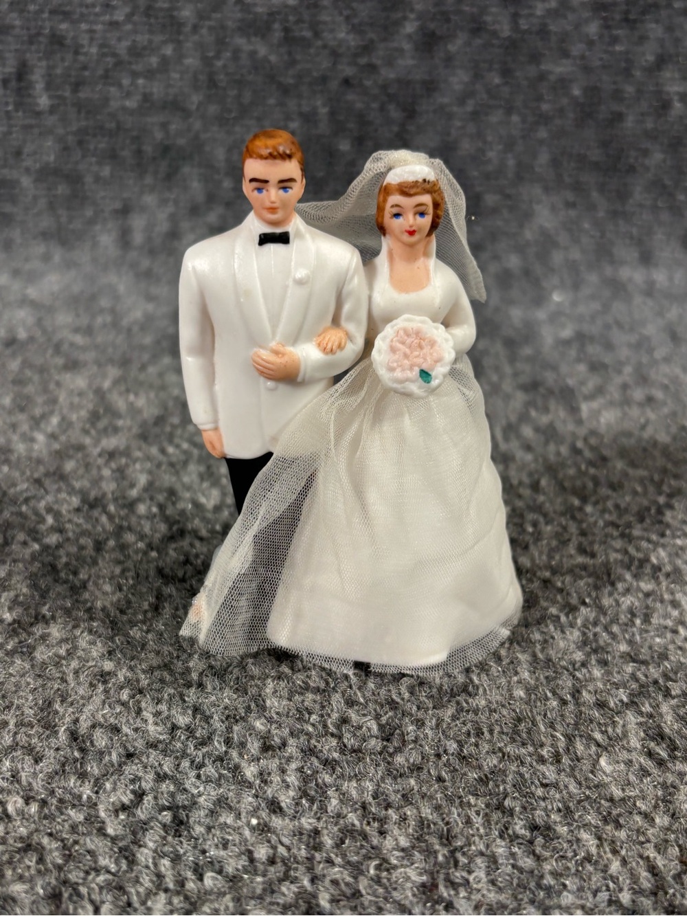 Vintage 1950s Wilton White Bride and Groom Wedding Cake Topper